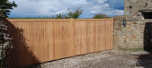 Hardwood willow style