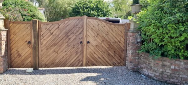 Diagonally boarded meadow pair and willow side gate
